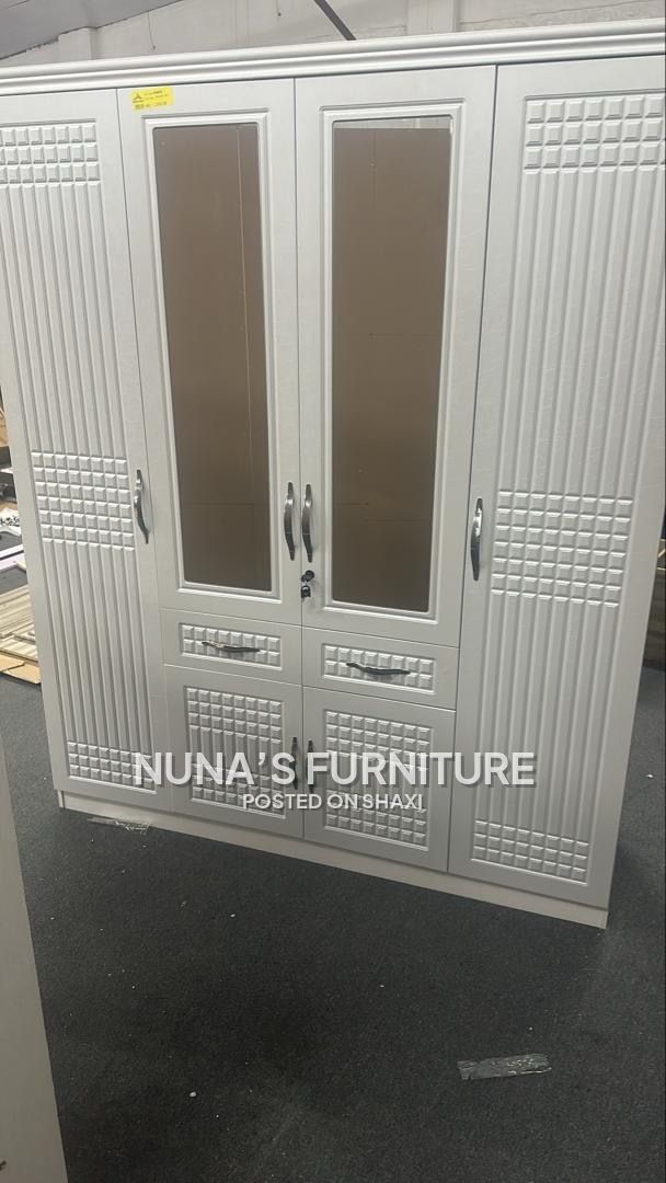 4-1 Wardrobe with mirror photo 1