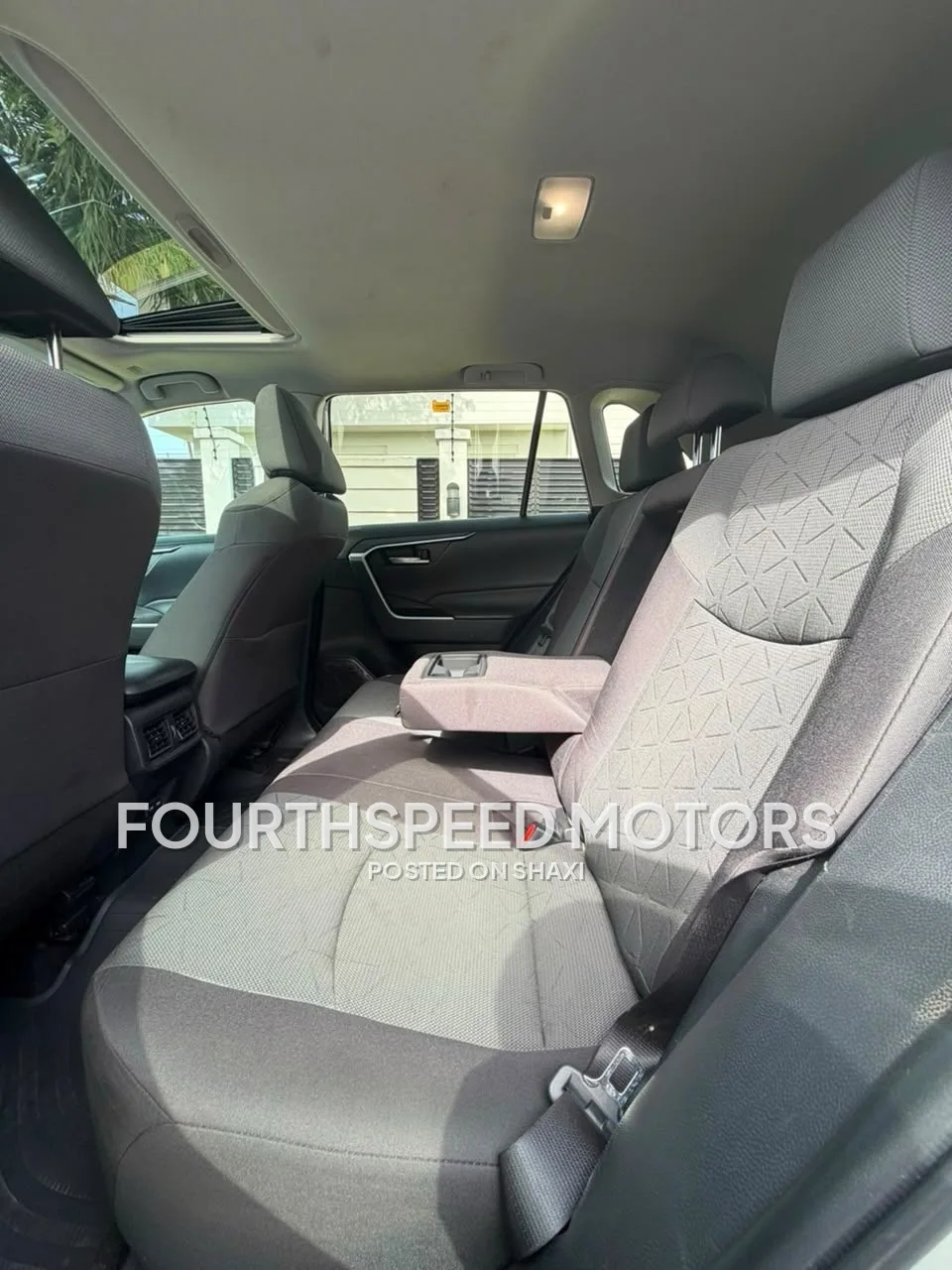 2023 Toyota RAV4 XLE photo 6