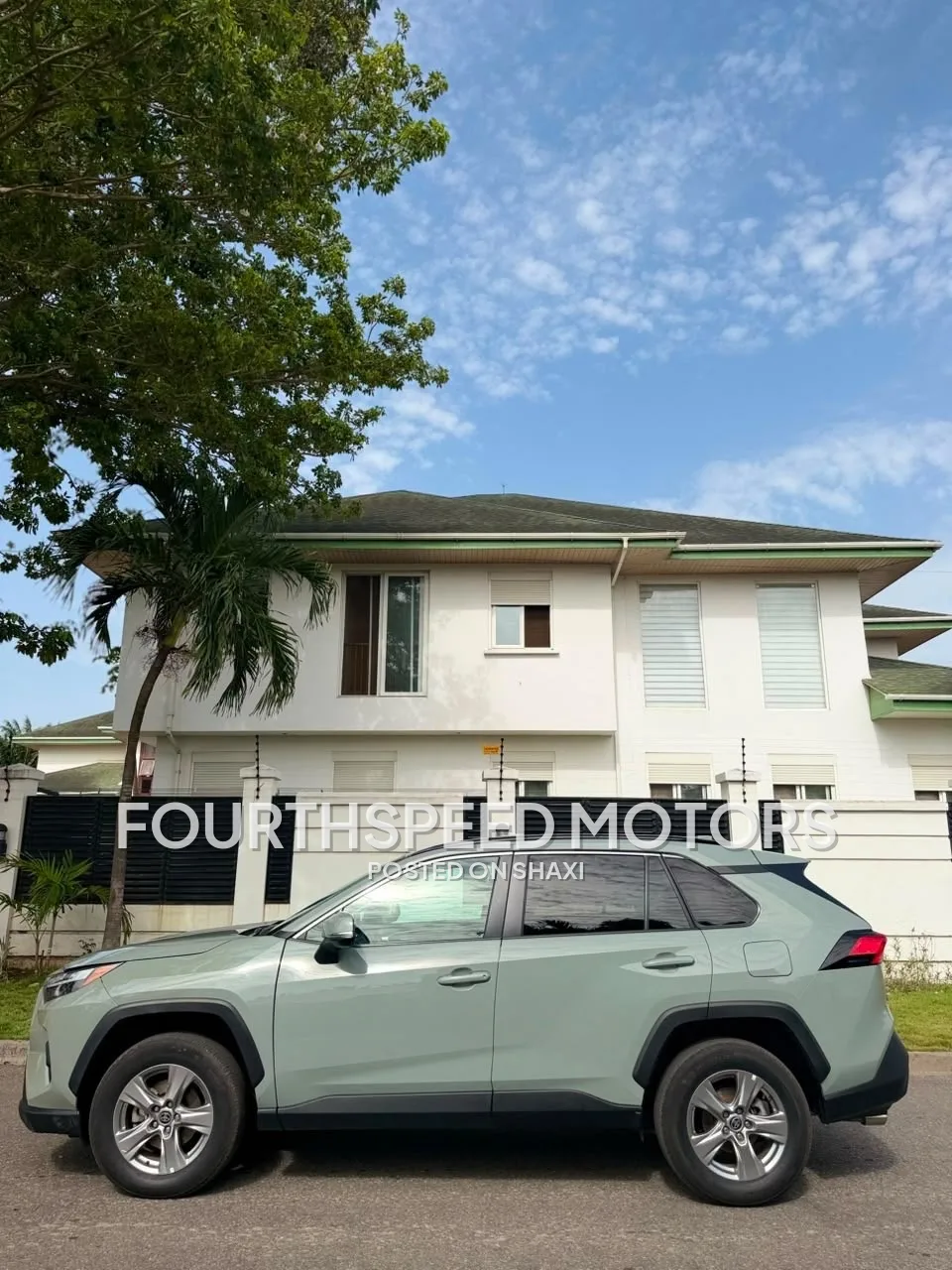 2023 Toyota RAV4 XLE photo 7