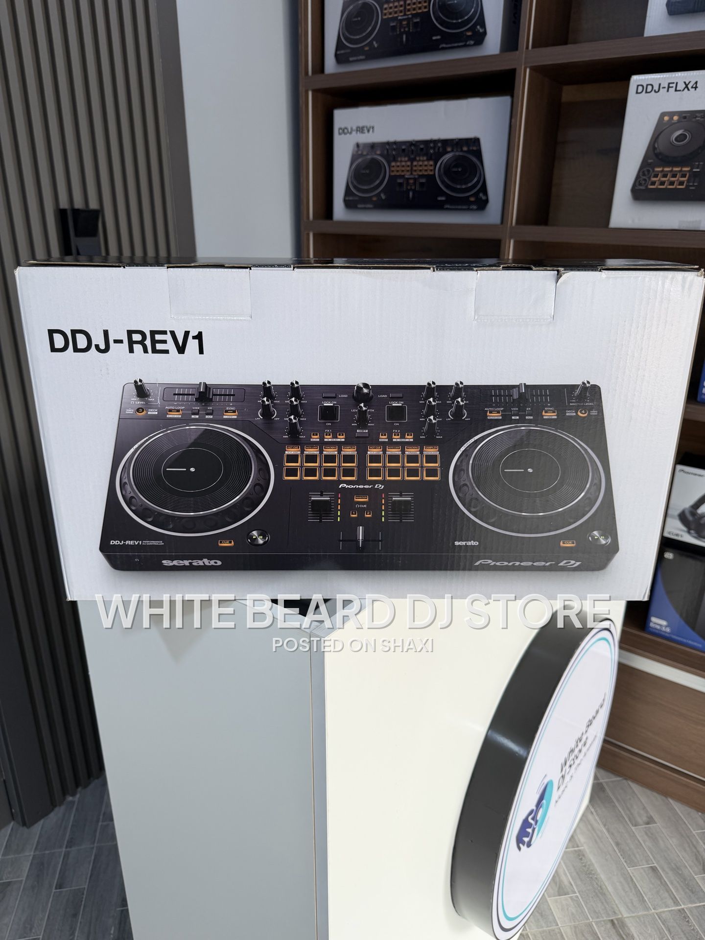 Pioneer DJ DDJ-REV1 Controller for Serato DJ (Black photo 1