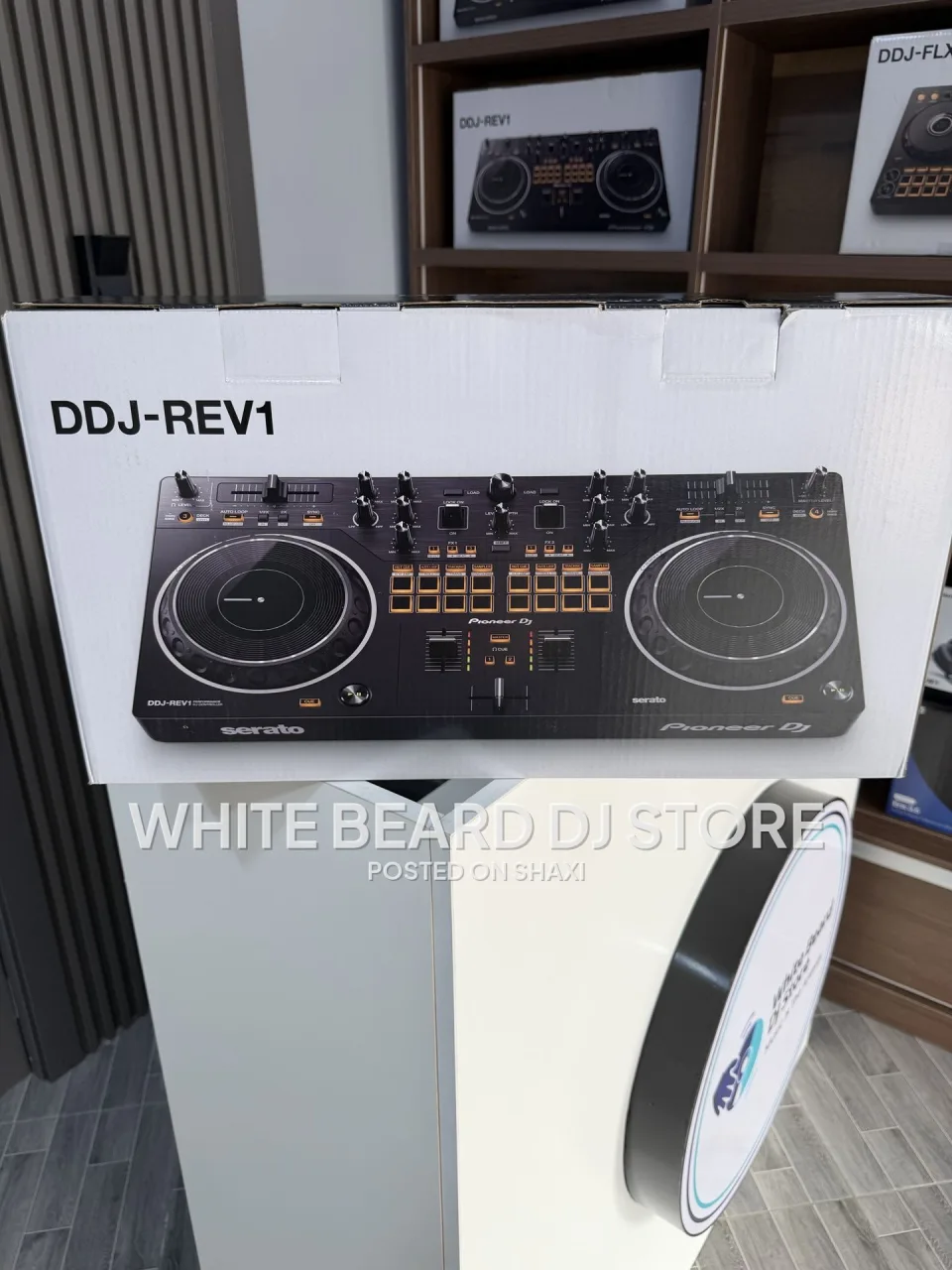 Pioneer DJ DDJ-REV1 Controller for Serato DJ (Black photo 3