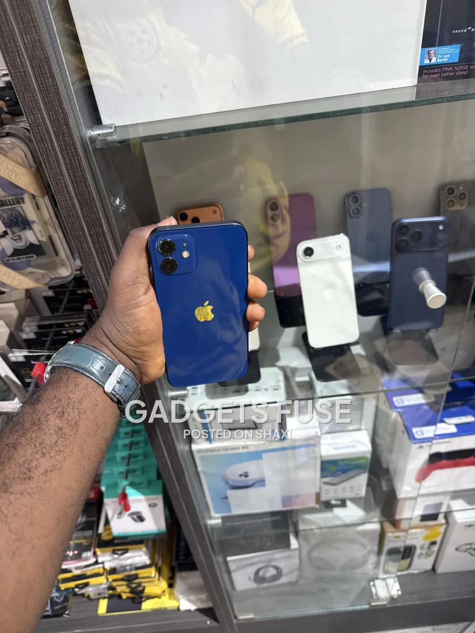 Iphone 12 64gig unlocked photo 3