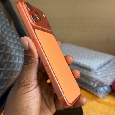 iPhone 17 pro max 256 gb physical sim unlock cc:345