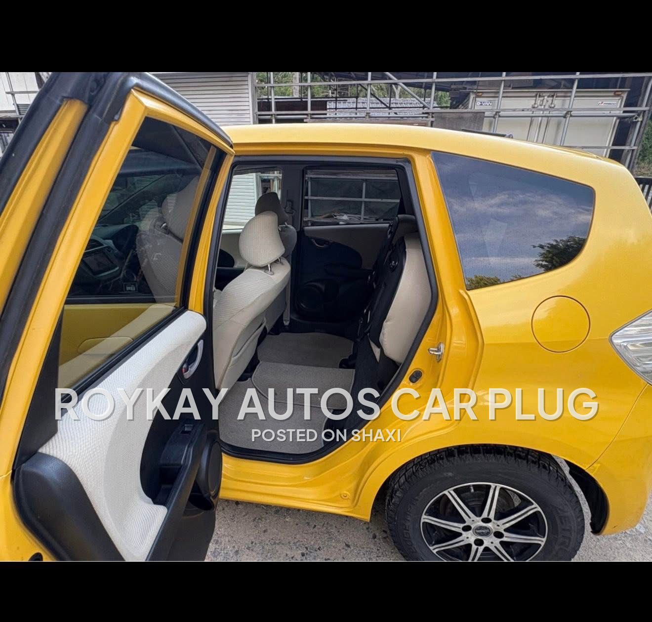 Honda Fit photo 6