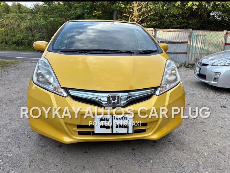 Honda Fit photo 1