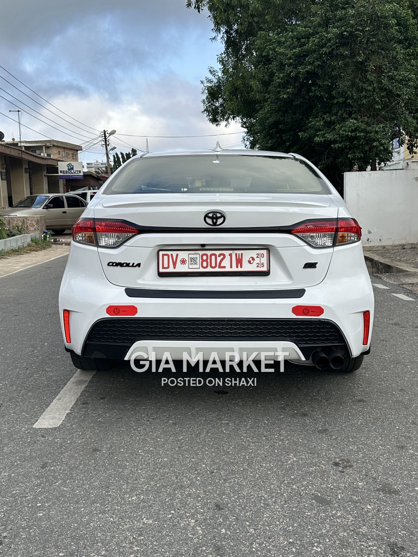 Toyota Corolla SE photo 5