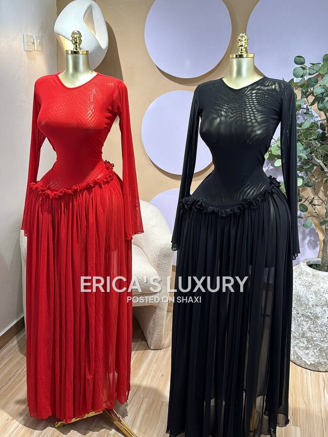 Ladies dress photo 3