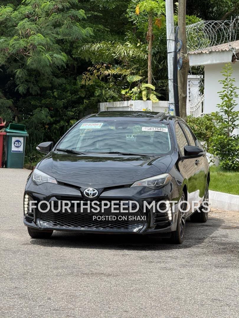 2019 Toyota Corolla SE photo 1