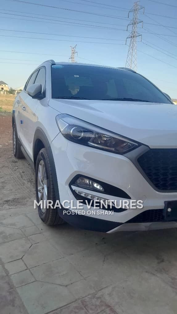 2018 Hyundai Tucson photo 3