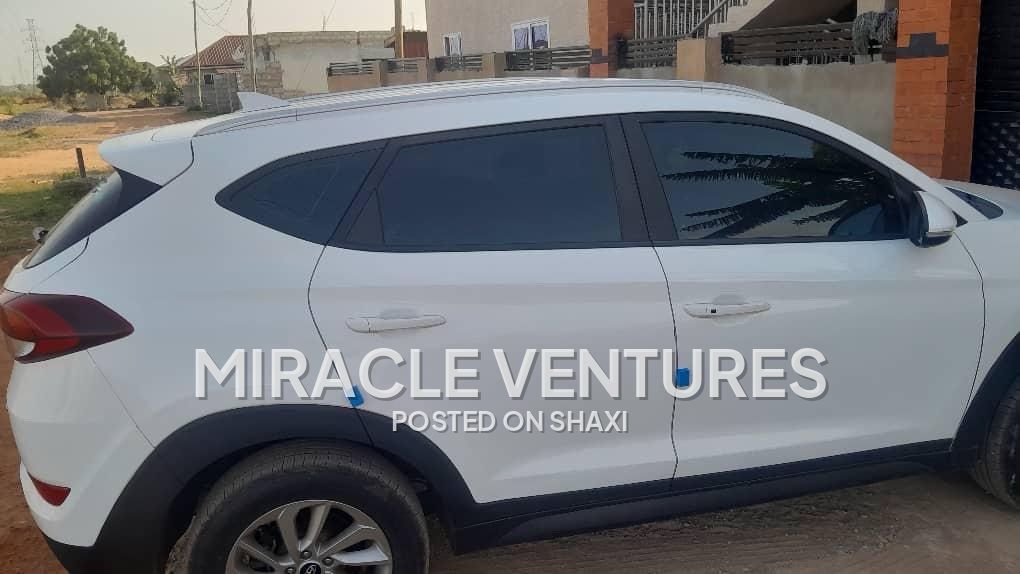 2018 Hyundai Tucson photo 2